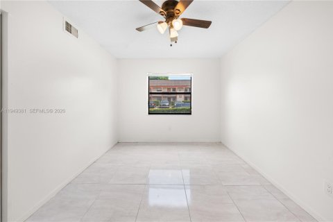 Снять в аренду кондоминиум в Майами, Флорида 3 спальни, 117.61м2, № 2004966 - фото 20