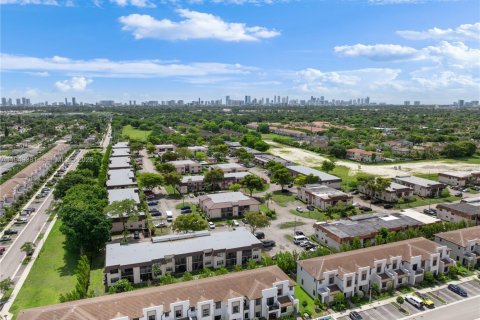 Снять в аренду кондоминиум в Майами, Флорида 3 спальни, 117.61м2, № 2004966 - фото 30