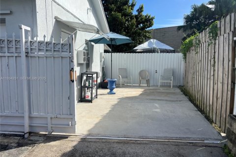 Снять в аренду коммерческую недвижимость в Хомстед, Флорида № 1992550 - фото 15