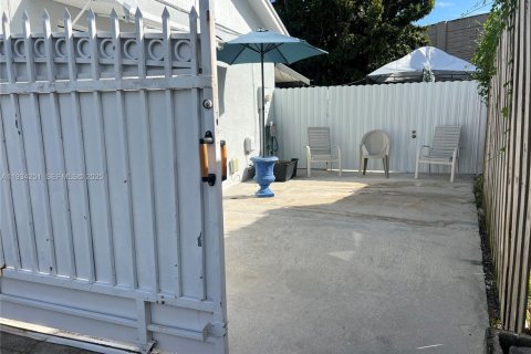 Снять в аренду коммерческую недвижимость в Хомстед, Флорида № 1992550 - фото 3