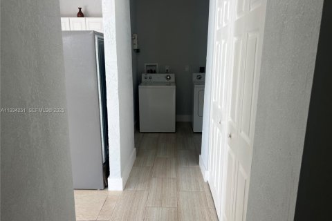 Снять в аренду коммерческую недвижимость в Хомстед, Флорида № 1992550 - фото 14