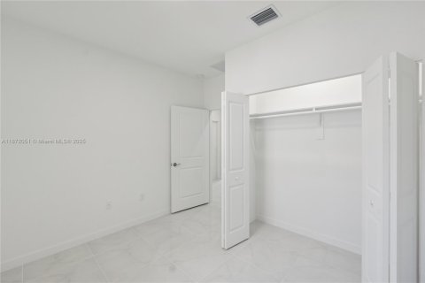 Casa en venta en Miami, Florida, 3 dormitorios, 104.05 m2 № 1931371 - foto 12