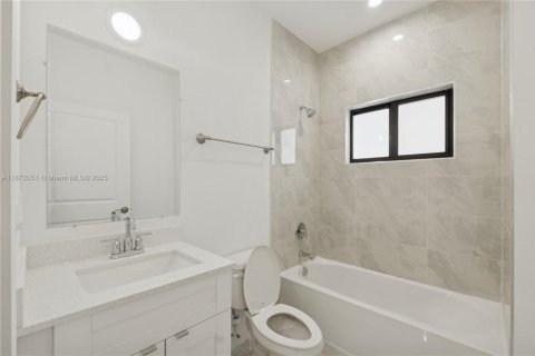Casa en venta en Miami, Florida, 3 dormitorios, 104.05 m2 № 1931371 - foto 21