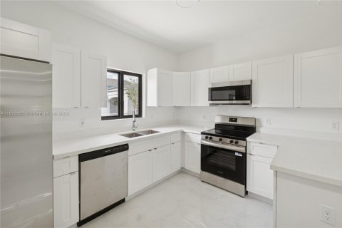 Casa en venta en Miami, Florida, 3 dormitorios, 104.05 m2 № 1931371 - foto 10