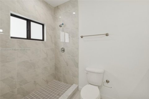 Casa en venta en Miami, Florida, 3 dormitorios, 104.05 m2 № 1931371 - foto 14