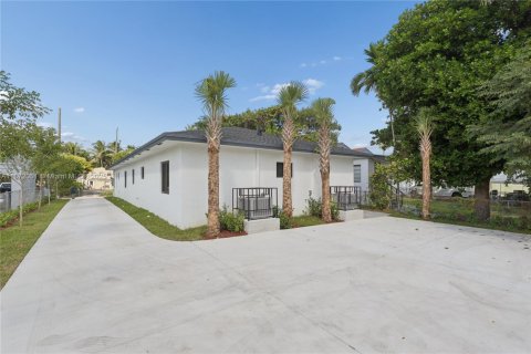 Casa en venta en Miami, Florida, 3 dormitorios, 104.05 m2 № 1931371 - foto 24