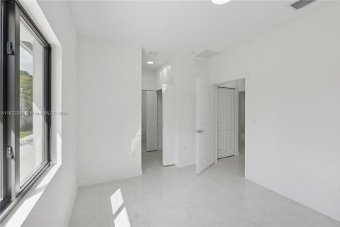 Casa en venta en Miami, Florida, 3 dormitorios, 104.05 m2 № 1931371 - foto 19