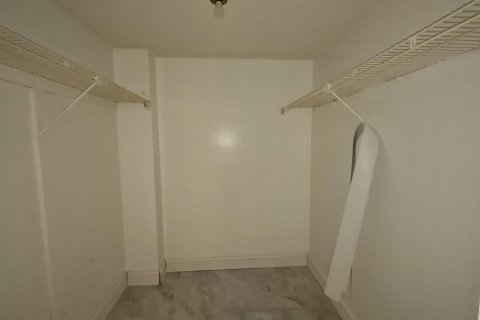 Condo in Lauderhill, Florida, 2 bedrooms  № 2267725 - photo 28