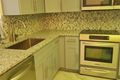 Condo in Lauderhill, Florida, 2 bedrooms  № 2267725 - photo 17