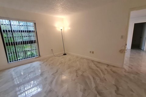 Condo in Lauderhill, Florida, 2 bedrooms  № 2267725 - photo 20