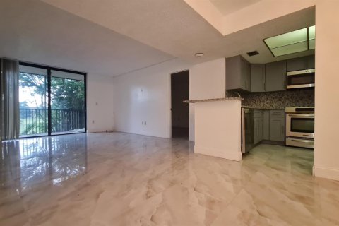Condo in Lauderhill, Florida, 2 bedrooms № 2267725