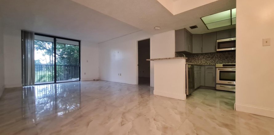 Condo in Lauderhill, Florida, 2 bedrooms  № 2267725