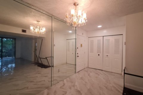 Condo in Lauderhill, Florida, 2 bedrooms  № 2267725 - photo 22