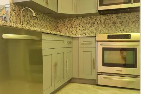 Condo in Lauderhill, Florida, 2 bedrooms  № 2267725 - photo 7