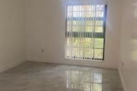 Condo in Lauderhill, Florida, 2 bedrooms  № 2267725 - photo 15
