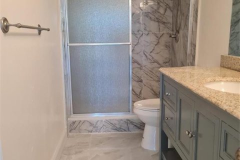 Condo in Lauderhill, Florida, 2 bedrooms  № 2267725 - photo 10