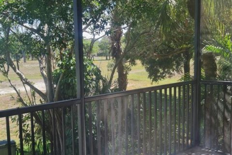 Condo in Lauderhill, Florida, 2 bedrooms  № 2267725 - photo 13
