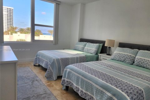 Снять в аренду кондоминиум в Холливуд, Флорида 2 спальни, 124.49м2, № 1937022 - фото 22