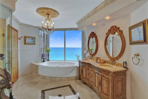 Condominio en venta en Sunny Isles Beach, Florida, 3 dormitorios, 194.17 m2 № 2032819 - foto 19