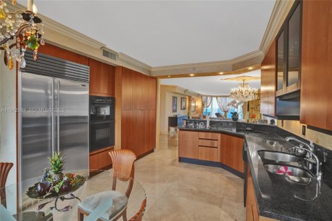 Condominio en venta en Sunny Isles Beach, Florida, 3 dormitorios, 194.17 m2 № 2032819 - foto 13