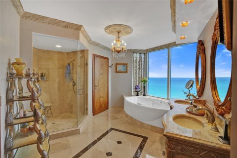 Condominio en venta en Sunny Isles Beach, Florida, 3 dormitorios, 194.17 m2 № 2032819 - foto 20