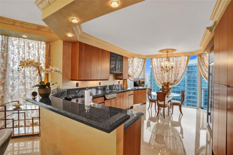 Condominio en venta en Sunny Isles Beach, Florida, 3 dormitorios, 194.17 m2 № 2032819 - foto 5