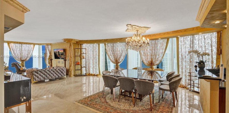 Condominio en Sunny Isles Beach, Florida, 3 dormitorios  № 2032819