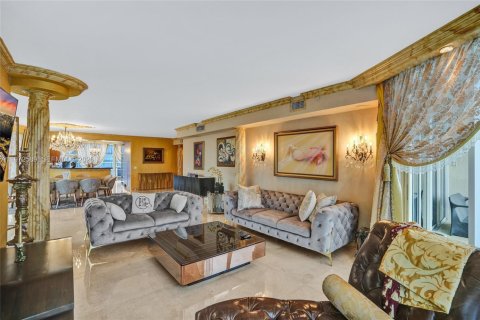 Condominio en venta en Sunny Isles Beach, Florida, 3 dormitorios, 194.17 m2 № 2032819 - foto 10