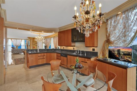 Condominio en venta en Sunny Isles Beach, Florida, 3 dormitorios, 194.17 m2 № 2032819 - foto 14