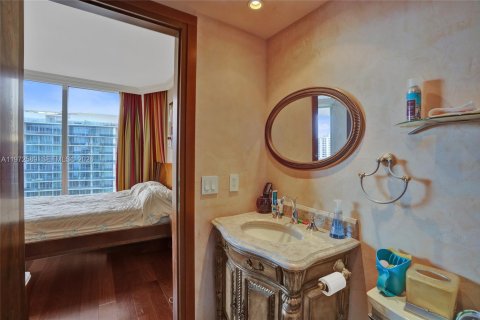 Condominio en venta en Sunny Isles Beach, Florida, 3 dormitorios, 194.17 m2 № 2032819 - foto 18