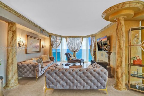 Condominio en venta en Sunny Isles Beach, Florida, 3 dormitorios, 194.17 m2 № 2032819 - foto 8