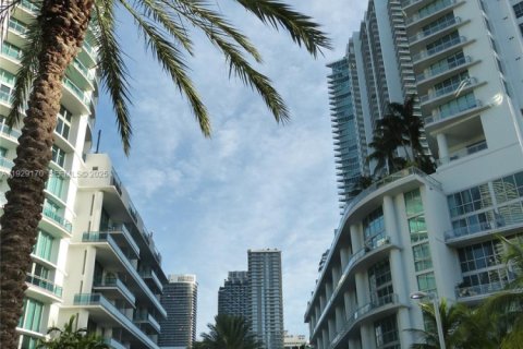 Снять в аренду кондоминиум в Майами, Флорида 1 спальня, 67.08м2, № 1989280 - фото 4