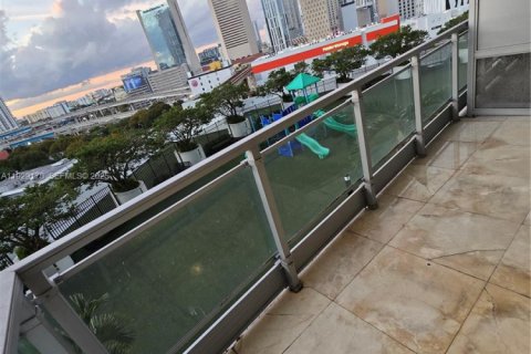 Снять в аренду кондоминиум в Майами, Флорида 1 спальня, 67.08м2, № 1989280 - фото 23