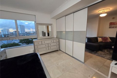 Снять в аренду кондоминиум в Майами, Флорида 1 спальня, 67.08м2, № 1989280 - фото 18