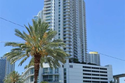 Снять в аренду кондоминиум в Майами, Флорида 1 спальня, 67.08м2, № 1989280 - фото 3