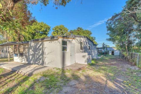 Villa ou maison à vendre à West Park, Floride: 3 chambres, 65.77 m2 № 1999043 - photo 2