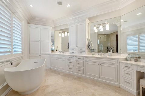 House in Sarasota, Florida 5 bedrooms, 535.02 sq.m. № 2148455 - photo 29