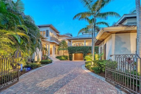 House in Sarasota, Florida 5 bedrooms, 535.02 sq.m. № 2148455 - photo 2