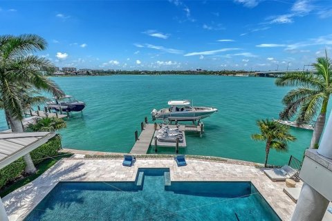House in Sarasota, Florida 5 bedrooms, 535.02 sq.m. № 2148455 - photo 28
