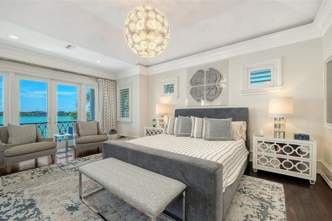 House in Sarasota, Florida 5 bedrooms, 535.02 sq.m. № 2148455 - photo 25