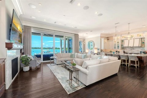 House in Sarasota, Florida 5 bedrooms, 535.02 sq.m. № 2148455 - photo 8