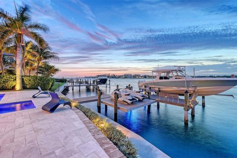 House in Sarasota, Florida 5 bedrooms, 535.02 sq.m. № 2148455 - photo 6