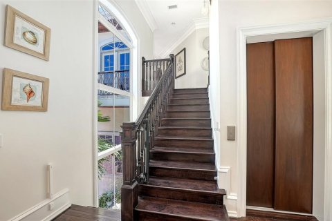 House in Sarasota, Florida 5 bedrooms, 535.02 sq.m. № 2148455 - photo 20