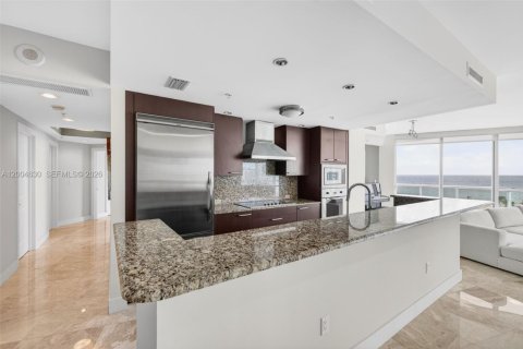 Condominio en venta en Pompano Beach, Florida, 3 dormitorios, 195.84 m2 № 2070445 - foto 7