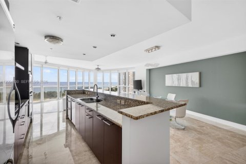 Condominio en venta en Pompano Beach, Florida, 3 dormitorios, 195.84 m2 № 2070445 - foto 5
