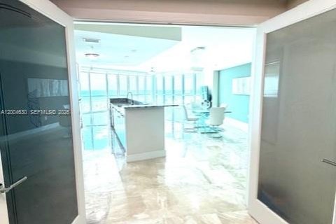 Condominio en venta en Pompano Beach, Florida, 3 dormitorios, 195.84 m2 № 2070445 - foto 20