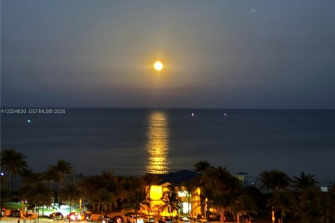 Condominio en venta en Pompano Beach, Florida, 3 dormitorios, 195.84 m2 № 2070445 - foto 28