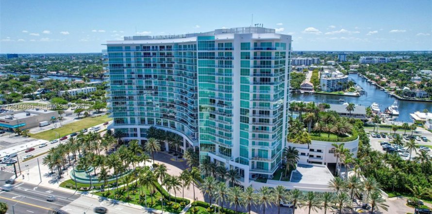 Condominio en Pompano Beach, Florida, 3 dormitorios  № 2070445