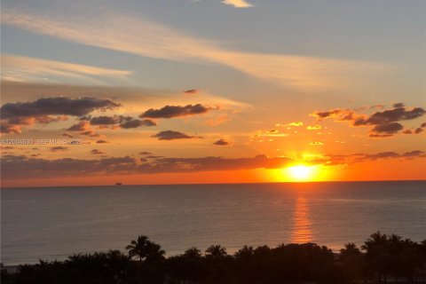 Condominio en venta en Pompano Beach, Florida, 3 dormitorios, 195.84 m2 № 2070445 - foto 29