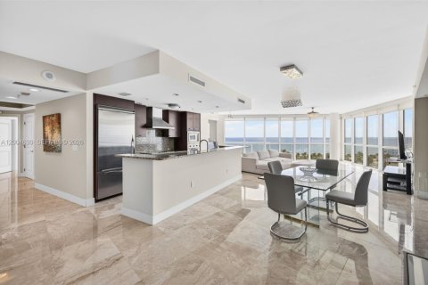 Condominio en venta en Pompano Beach, Florida, 3 dormitorios, 195.84 m2 № 2070445 - foto 9